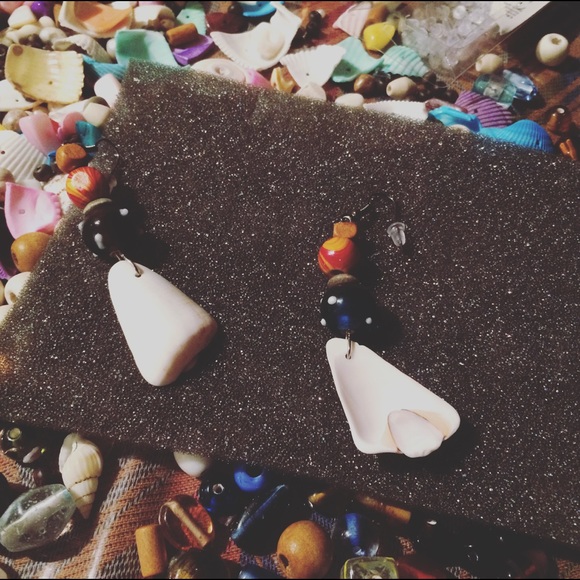 Beautiful handmade airings - Picture 3 of 3